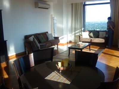 FOR RENT: TWO BEDROOMS CONDO UNIT IN SHANG GRAND TOWER IN LEGASPI VILLAGE, MAKATI CITY