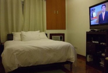 FOR RENT/FOR SALE: TWO-BEDROOM CONDO UNIT IN PENHURST PARKPLACE, FORT BONIFACIO GLOBAL CITY .