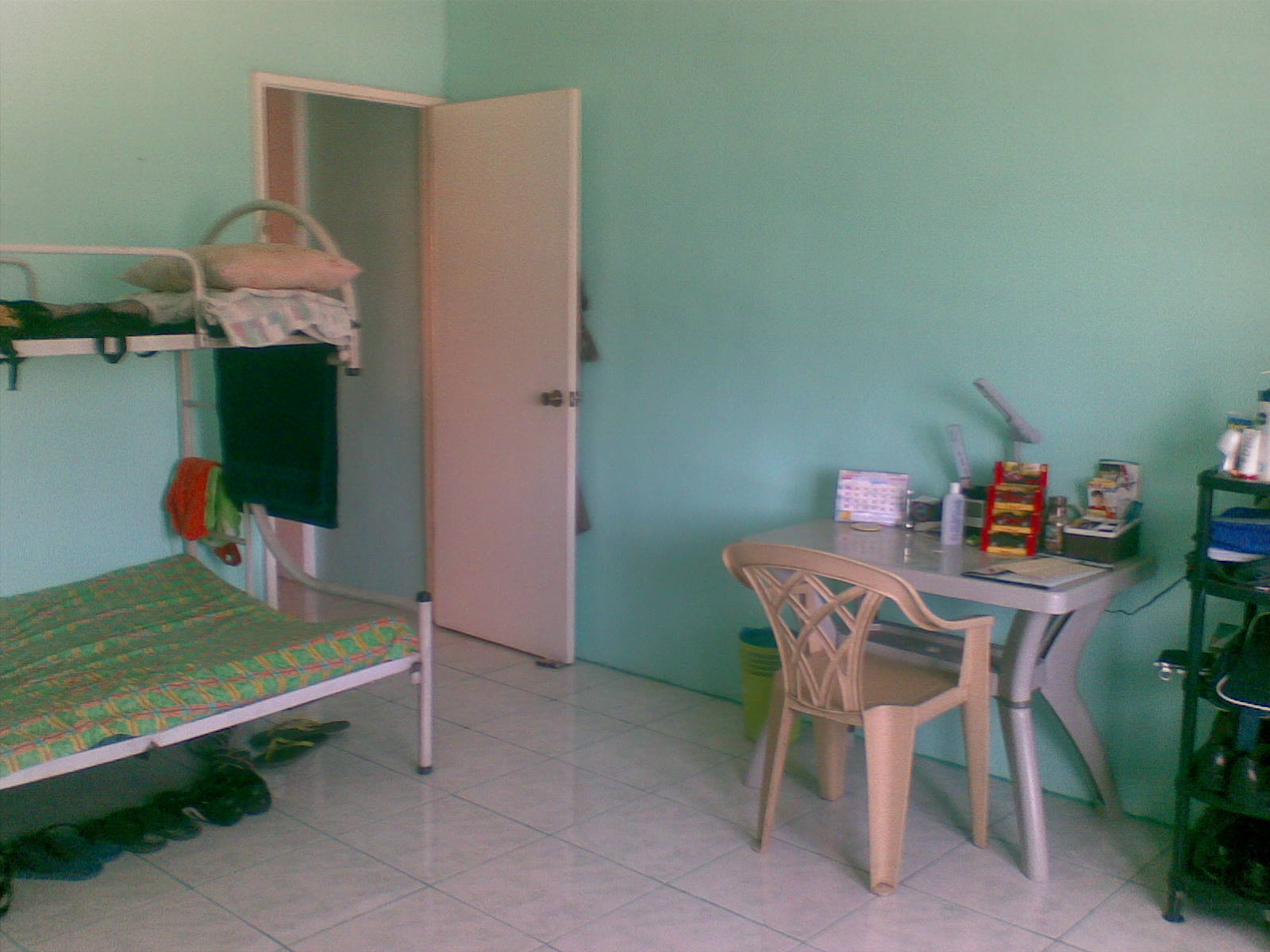 MALE BEDSPACER/ SHARE-A-ROOM/APARTMENT PLAINVIEW MANDALUYONG 2K, 3k, 5k
