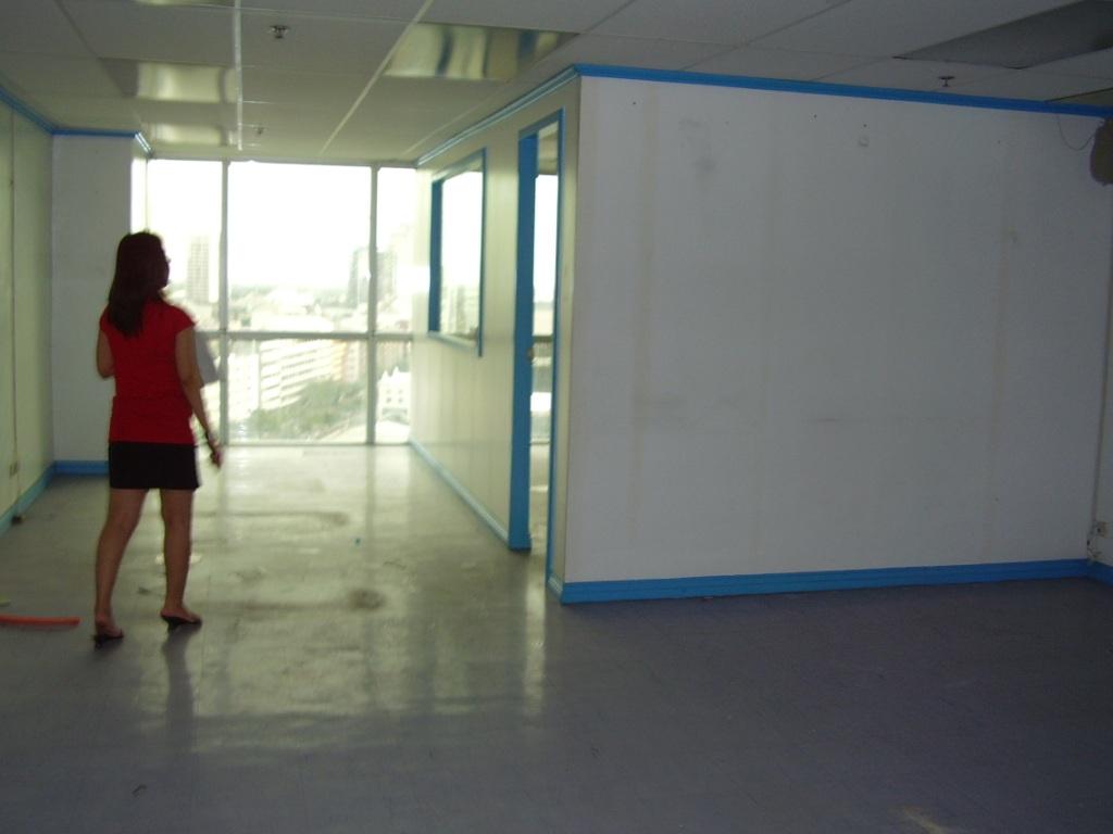 BUENDIA COR. PASONG TAMO OFFICE SPACE FOR RENT/SALE MAKATI