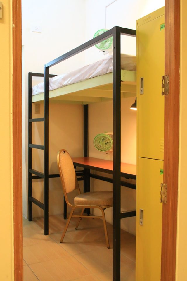 2 Bed w/ Table Capacity Room