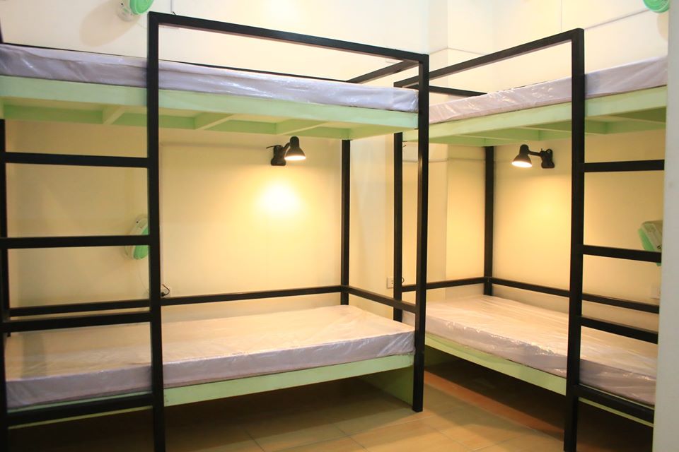 6 Bed Capacity Room