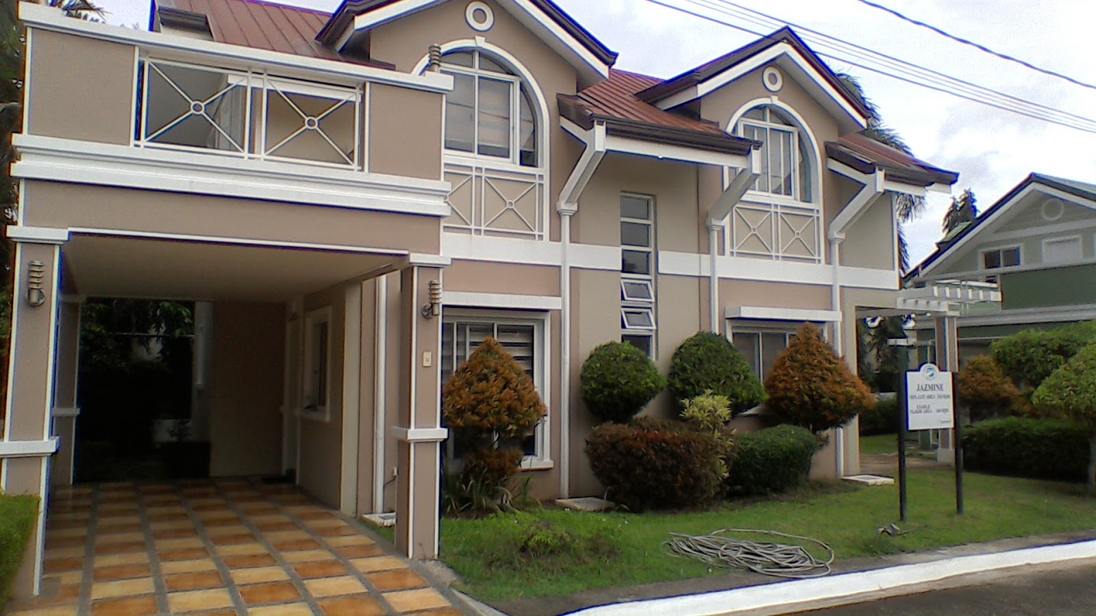 4 Bedrooms 3 Toilet & Bath house and lot in Governor's hills subdivision for sale