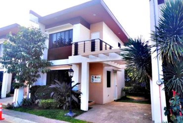 2BR House and lot in Idesia San Agustin Dasmarinas 650meter from Robinson Mall