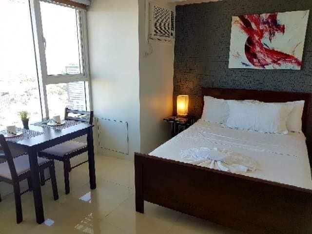 Fully furnished Studio Unit in the first green, hybrid condominium in Cebu — Calyx Center.