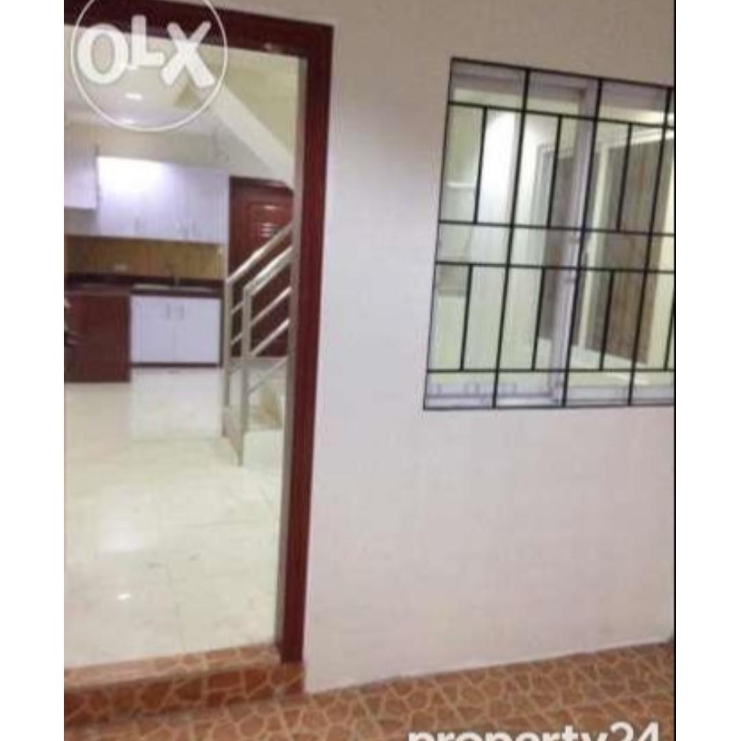 Staff house Executive building for Rent Pasay DD MOA Aseana Edsa 20 pax