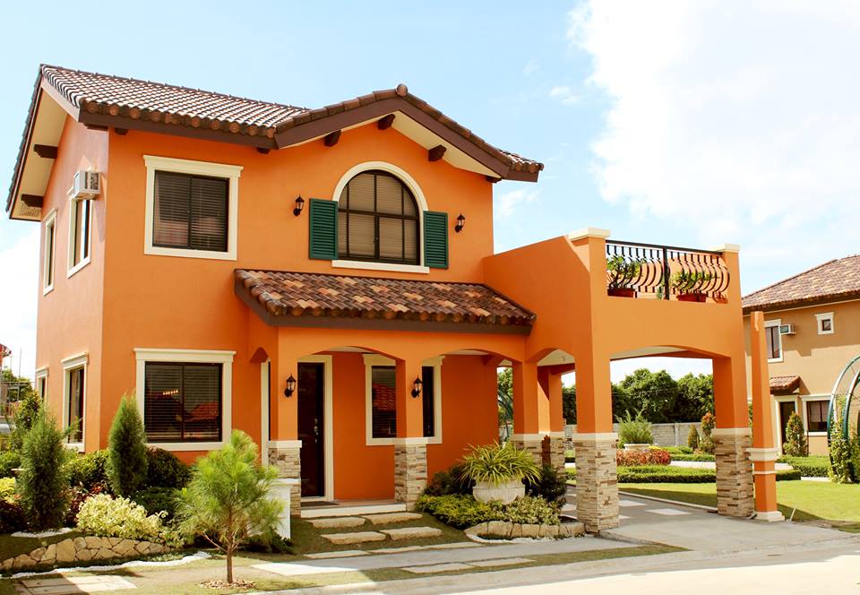 A 142 Sqm House and Lot with Balcony at Valenza By Crown Asia