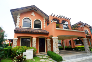 4 Bedroom 2 Storey House and lot with High ceiling at Valenza