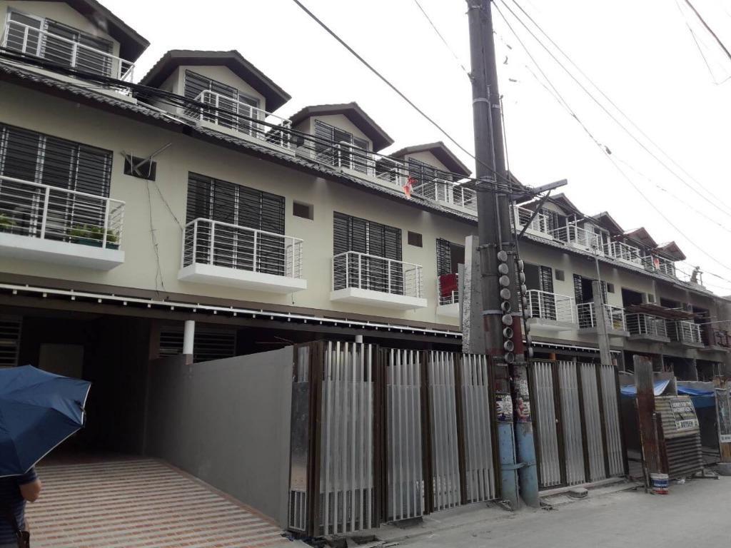 Pasay Big 4 Rooms Store, Storage, Office, Staff House Building for Rent