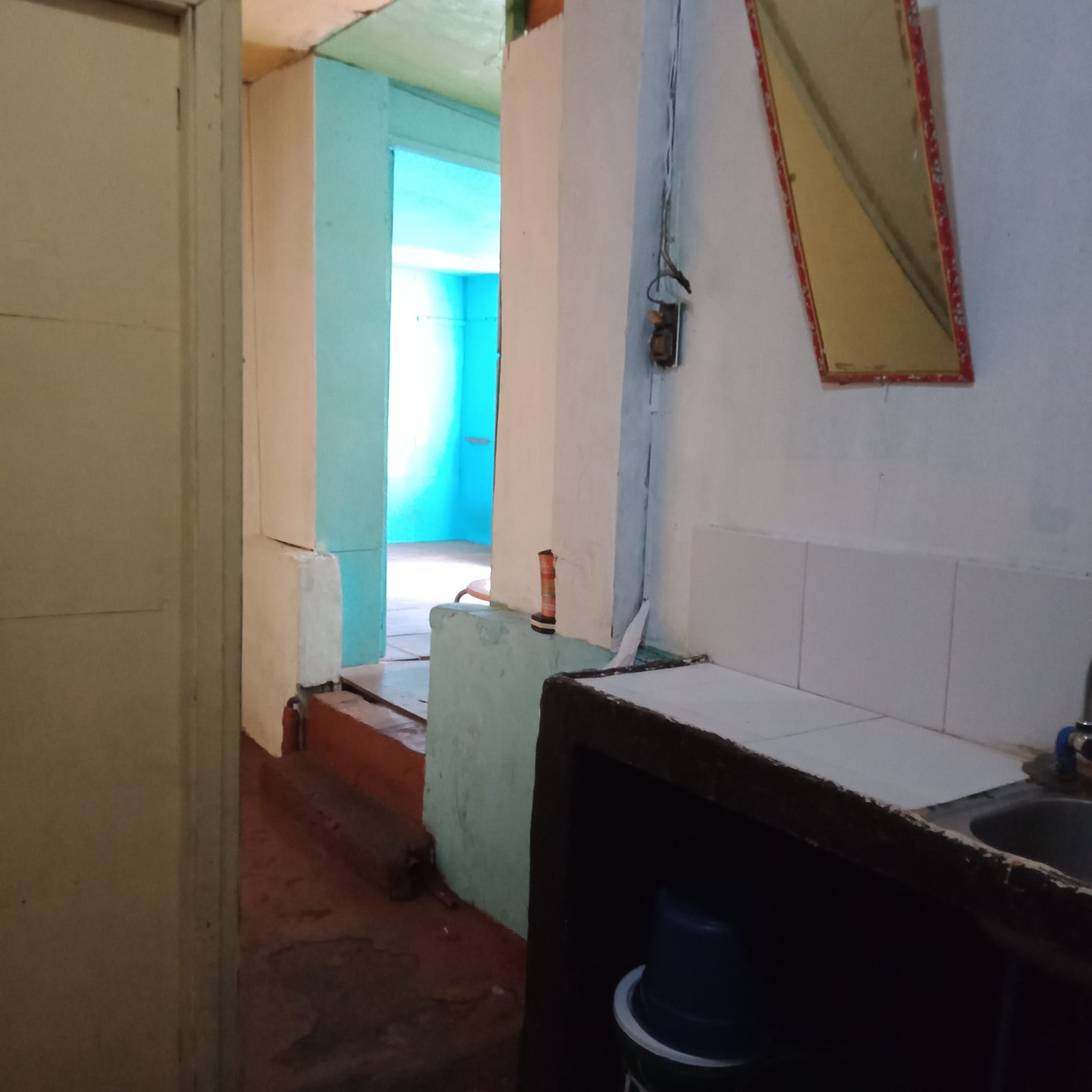 ROOM FOR RENT in Brgy Poblacion Makati City good for 3