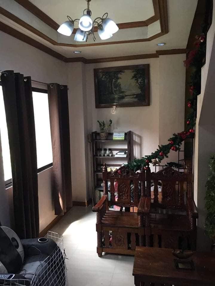HOUSE AND LOT FOR SALE IN SOUTH CEMBO MAKATI