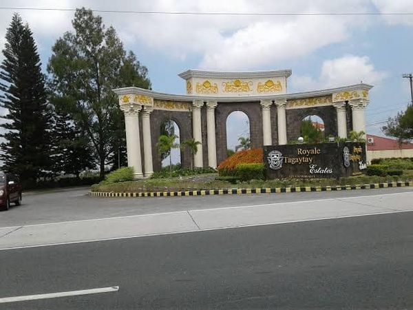 Lot for sale in royale tagaytay estates