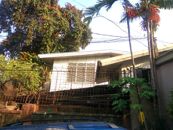 Old  house for rent in qc