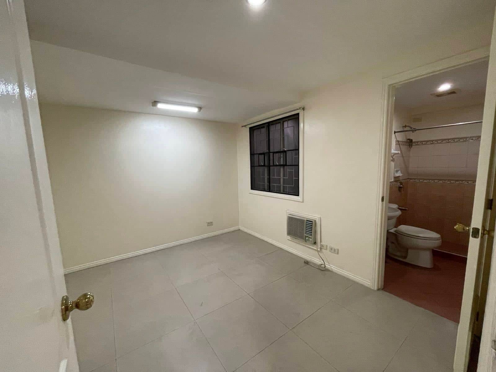Private: 2 BEDROOM 2 Full Bath CONDO UNIT FOR RENT (Unit 305) in Paco MANILA