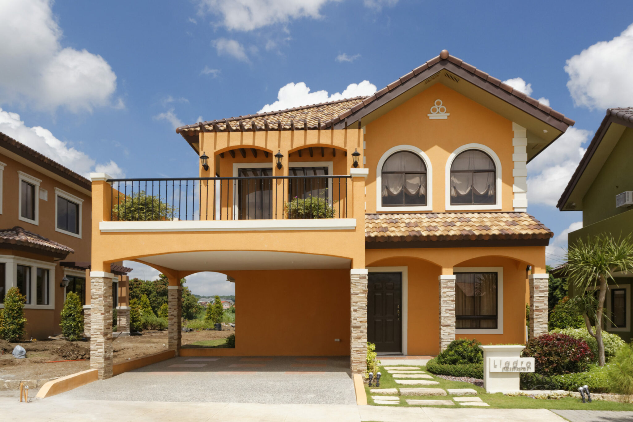 Lladro House – Non-ready for Occupancy House and Lot in Bacoor City