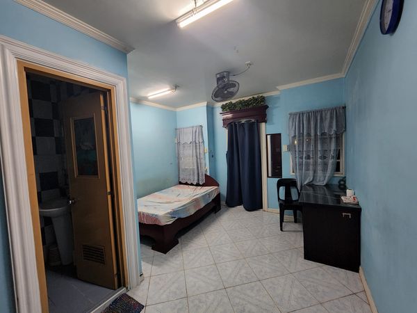 Room for rent near Pedro Gil Station LRT
