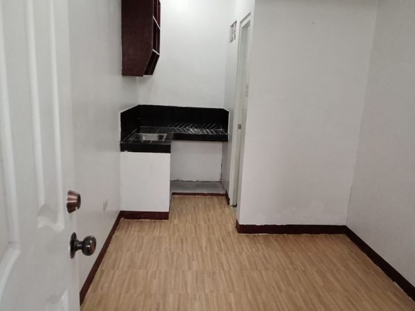 Studio type room for rent in Cembo Makati 8000