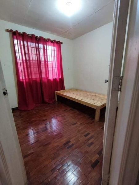Ladies room for rent in Kamuning 5k