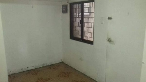 Room for rent in Tayuman with Common CR