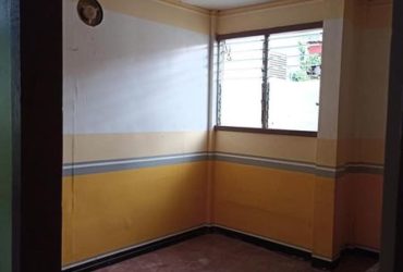 Furnished house for rent in Decahomes 10k with parking