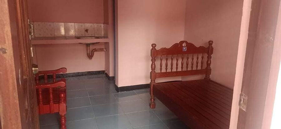 Room for rent in Garcia Heights Holy Spirit QC near Roosevelt 4k