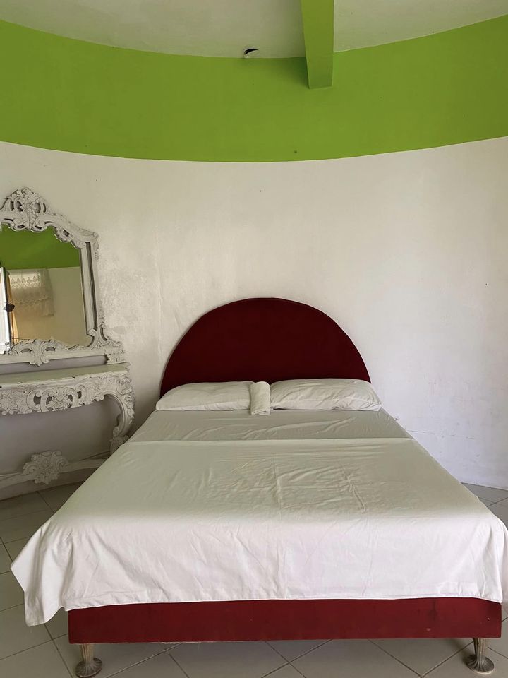 Room for rent near Serin Mall Tagaytay overnight double bed/single bed with free wifi