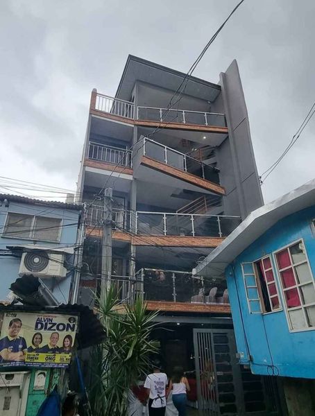 Room for rent in Mabolo with built-in double deck and CR 5.5k