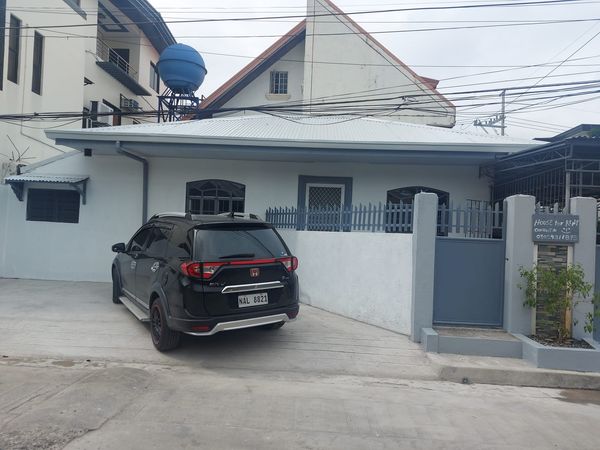 House for rent in Mabolo Greenwoods Pasig 3br with parking 25k