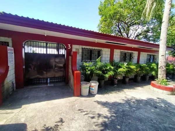 Private rest house with pool in Antipolo with beautiful view of Manila