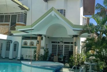 For sale house and lot at Sucat Paranaque with swimming pool