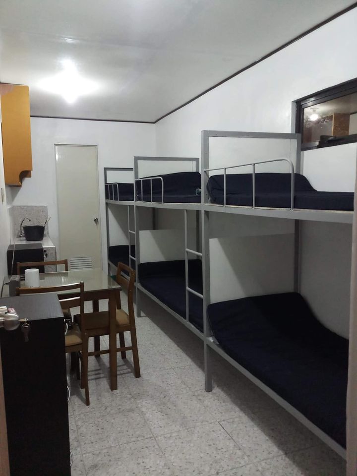 Lady bedspace for rent near SM North Edsa with free WiFi