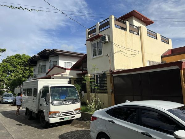 Big 5br house in BF Homes Sucat Paranaque 2 car garages