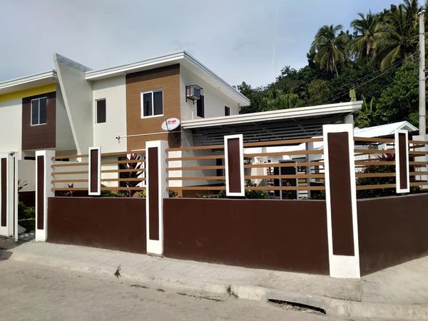 Beach house for rent in Laiya Batangas 2 minute drive to beach 25 pax