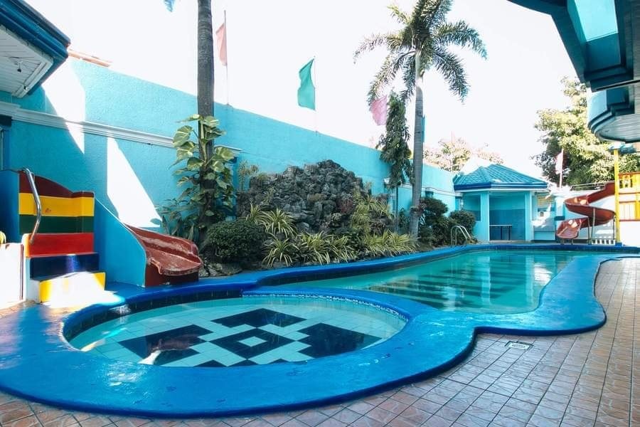 Transient for rent for family in Taguig with pool overnight