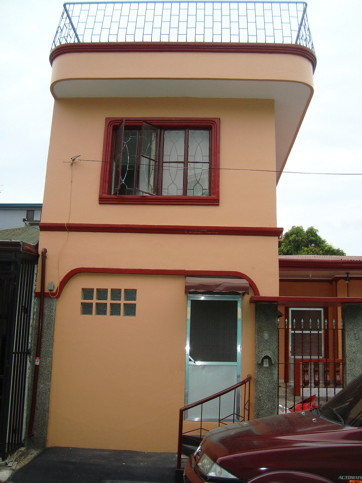 SILENT NO FLOODING – 2 Floor Apartment w/ Rooftop for Rent – Sucat Paranaque
