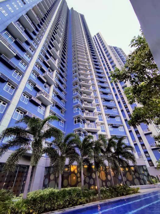 RENT TO OWN CONDO IN BGC TRION TOWERS