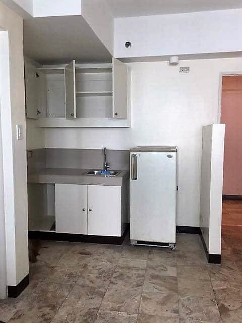 Condo Unit For Rent –  5th Floor at Burgundy Westbay Tower