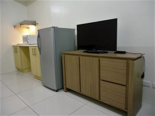 Studio Condo Unit For Sale – 20th Floor at 2 Torre Lorenzo