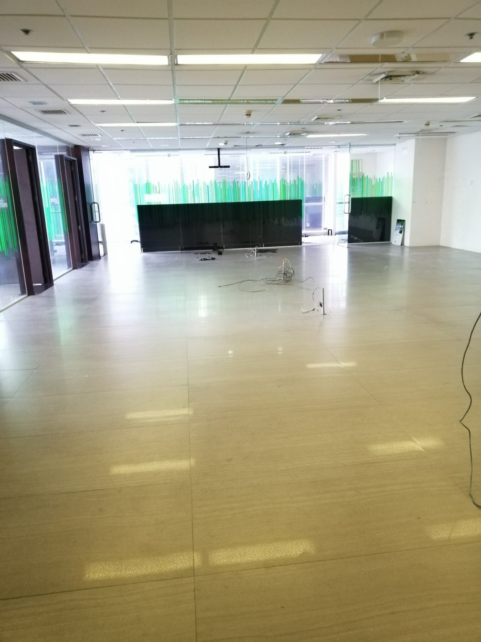 Private: For rent: 232 sqm office space with parking in Ortigas CBD, Pasig, Metro Manila